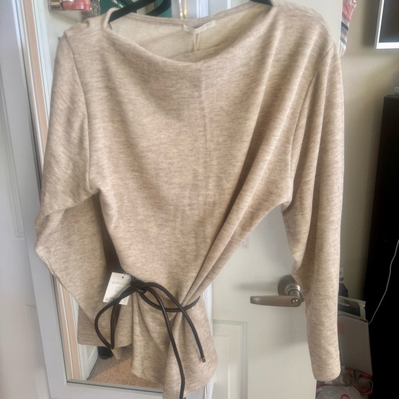 Zara Textured Belted Top 🛍️ SOLD OUT 🛍️ - Picture 5 of 10